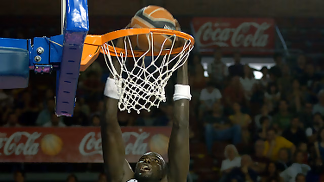 Unicaja se hace fuerte en su <i>El Álamo</i>