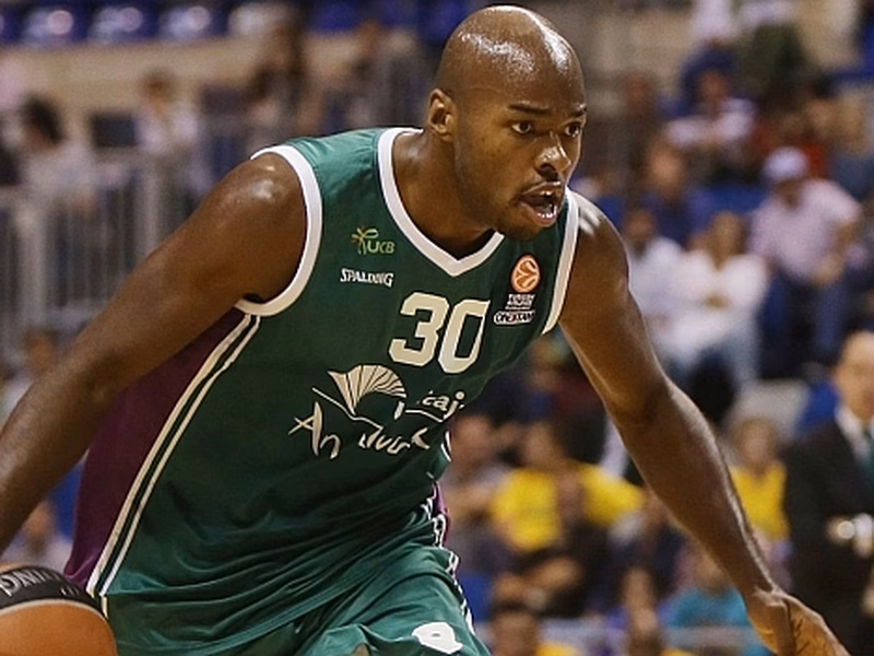 Krunoslav Simon firma con Milán; Lamont Hamilton y Caleb Green, al baloncesto turco
