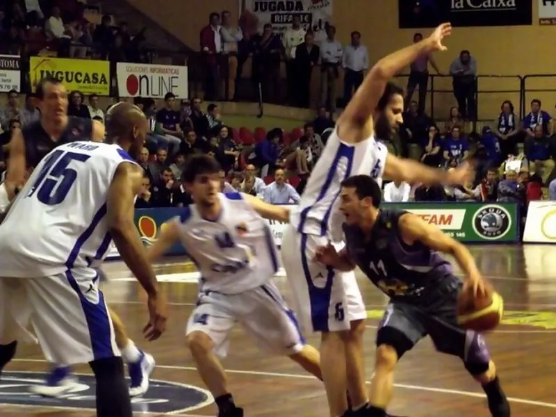 Quique Garrido renueva en Palencia Baloncesto