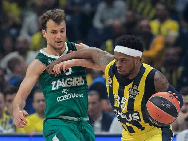 Dixon no deja lugar a la inexperiencia y lleva al Fener a su tercera final consecutiva