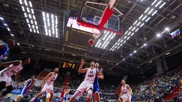 Khimki líder; Enormes Claver y Colom; Justin Gray, MVP Solobasket