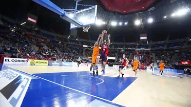 Caja Laboral, liderado por San Emeterio sufre para vencer a un magnifico trío Sené-Mainoldi-Feldeine (65 puntos) (84-77)