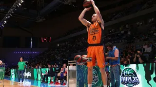 Matt Thomas gana el Concurso de Triples en su vuelta a casa