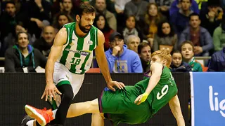 El Real Betis se lleva el primer derbi ante un Unicaja grisáceo (76-68)