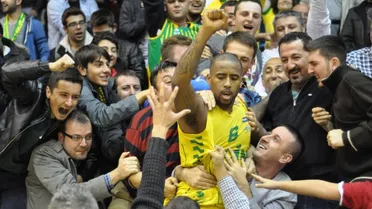 Washington, otro MVP y buzzer beater. Sobresale De Vries. Terrence, “el breve”