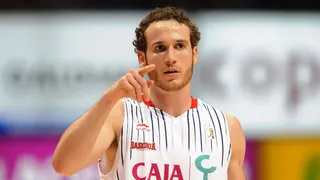 Un parcial de 8-0 y otro de 17-0 anulan al Cajasol en Vitoria (81-57)