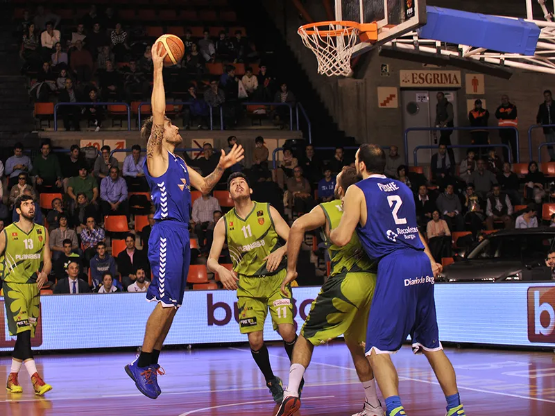 Javi Vega, Alejandro Alcoba y Xavi Moix, nuevos movimientos en la LEB Oro
