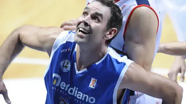 Caja Laboral vence desde la línea de 6,25 al Meridiano Alicante (90-75)