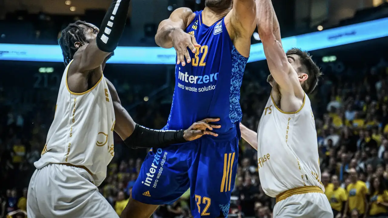 Caída inicial en semifinales y Pablo Laso avisa: “Las lesiones son oportunidad”