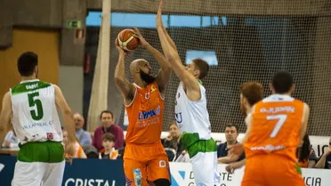 Filip Djuran bombardea al TAU; meritoria victoria del Palencia en Ourense