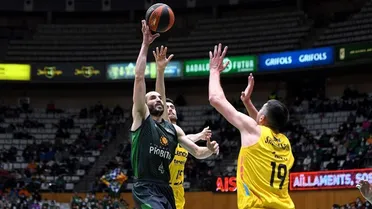 Playoff ACB: La Penya sella su pase a semifinales desde la defensa (81-58)