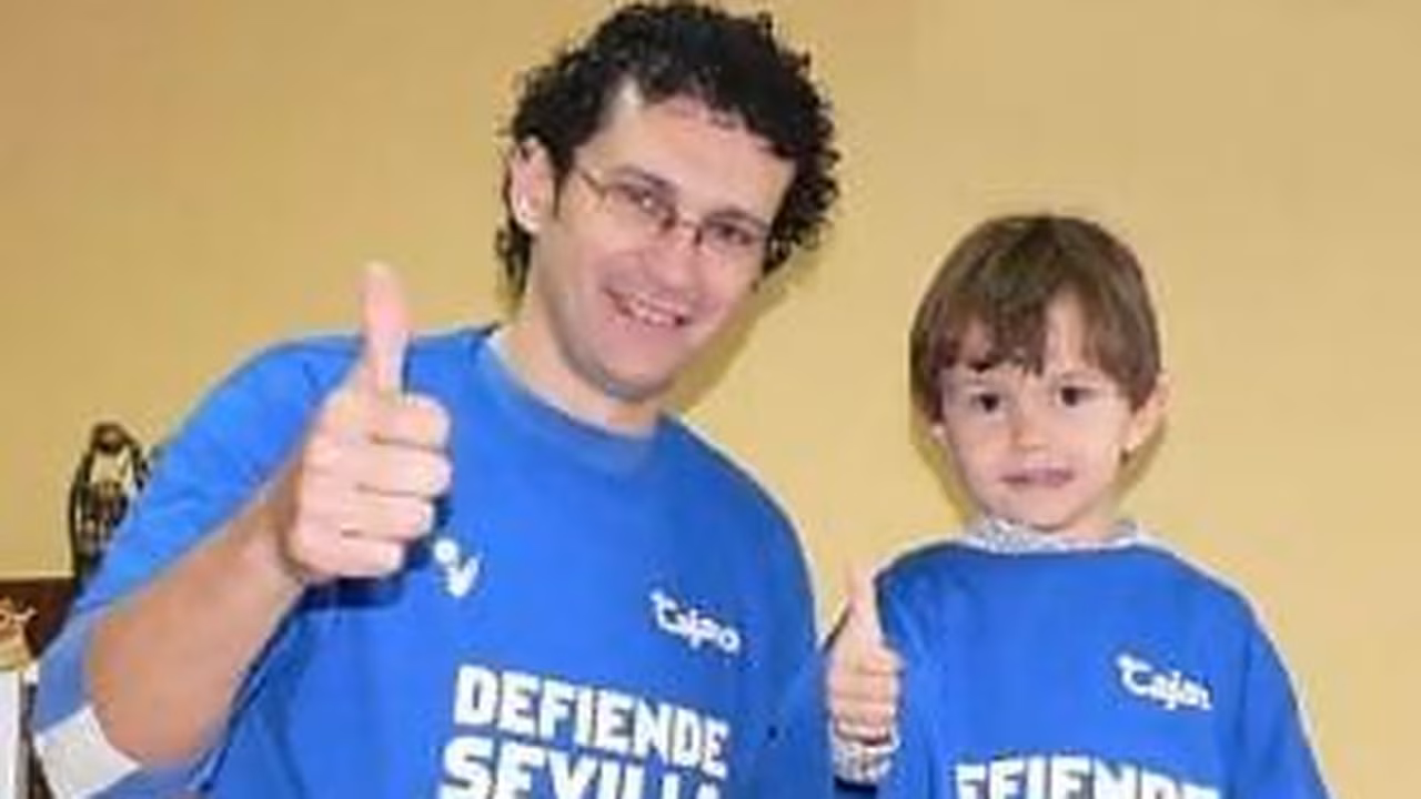 Cajasol homenajea a Raúl Pérez con una competición de triples junto a Odriozola y Doblado