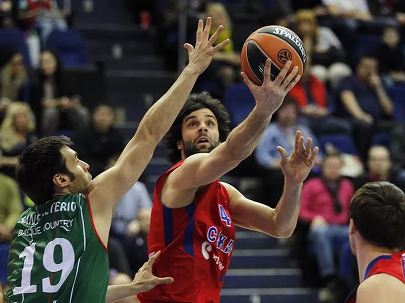 Sergio Rodríguez y Teodosic despliegan su magia. Olimpiacos gana a Efes