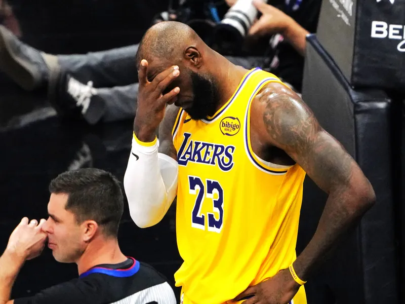 Los Ángeles Lakers tocan fondo ante los Charlotte Hornets