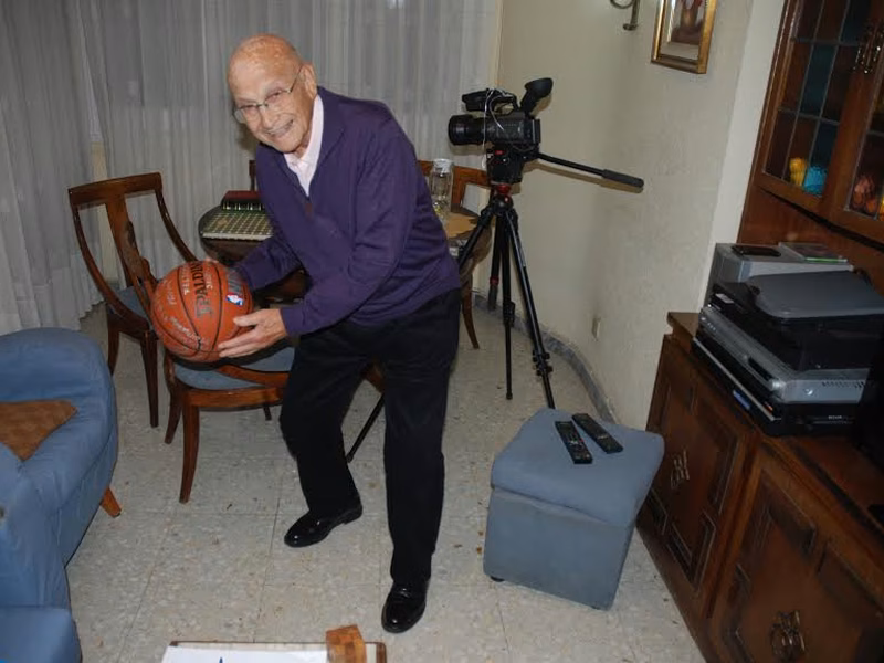 Fallece Marcel.lí Maneja, pionero del baloncesto español