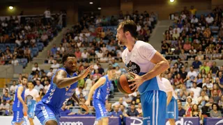 Llovet domina y Vasileiadis ejecuta para dar la primera a Monbus Obradoiro (91-81)