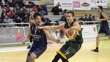 Palencia y Burgos vapulean a Clínicas y Huesca. Coruña, fuerte en Riazor