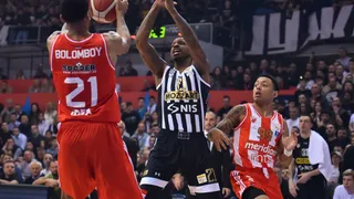 El presidente de Serbia acusa a Partizan y Estrella Roja de no pagar “ni un dinar”