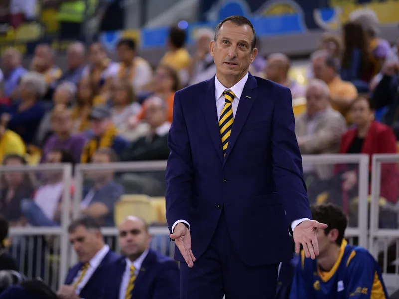 El Herbalife Gran Canaria cesa a Salva Maldonado