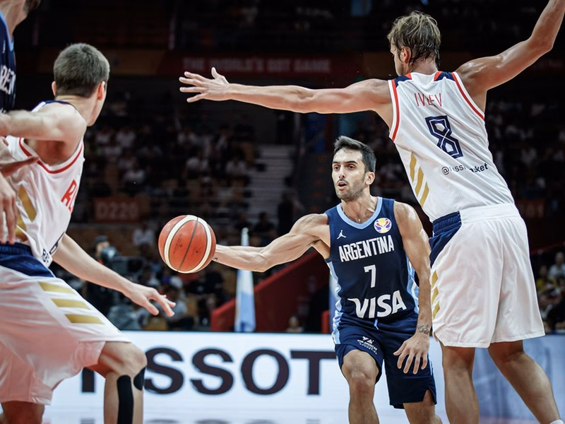La Argentina de Campazzo aguanta los embistes de Rusia y cosecha la victoria (61-69)
