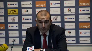 Suzuki Manresa renueva a su técnico Jaume Ponsarnau el día que J.I. Jasen juró la Constitución Española