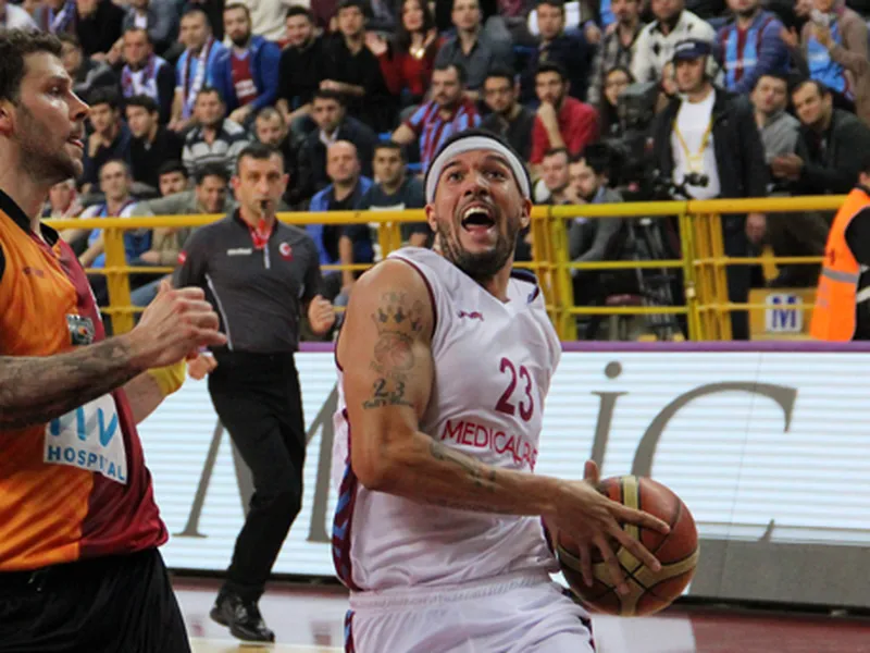 Galatasaray, en descomposición. Tolga Gecim (2.02), el base del futuro