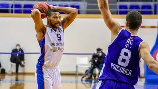 Taylor Smith: el pívot de 2 metros que no debutó con Fuenlabrada y se sale en Eurocup