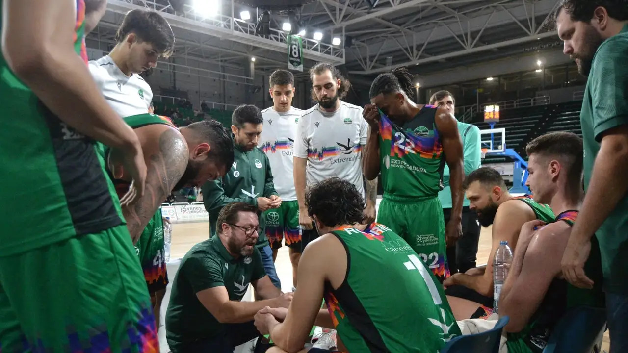 El fin de etapa en Cáceres que conmueve en la LEB Oro y su emotiva despedida