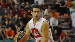 El CAI Zaragoza se queda con Carlos Cabezas