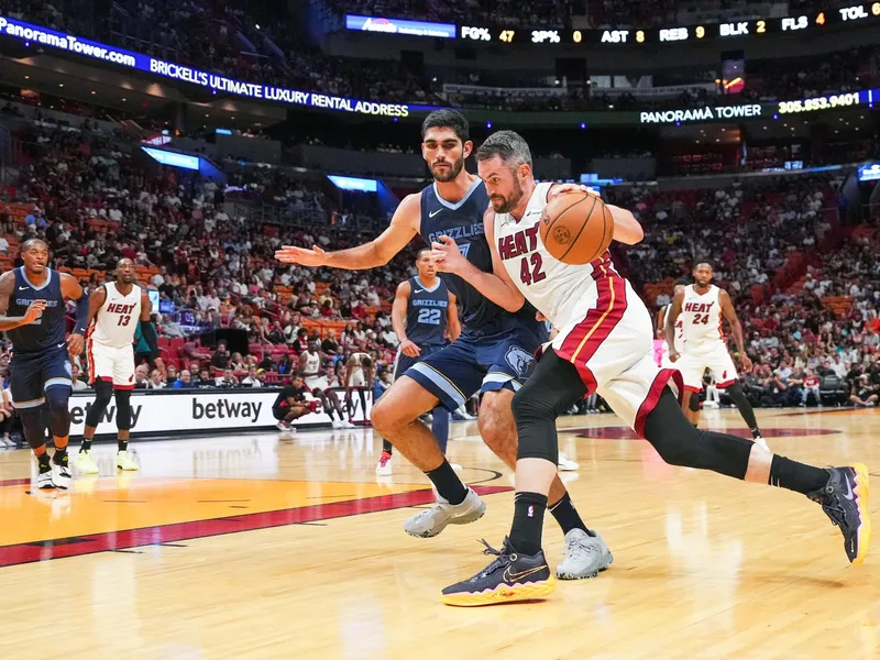 Santi Aldama: “Marcus Smart ya se está tirando por los suelos”