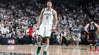“SuperLópez” da el primer punto de las Finales del Este a los Bucks (100-108)