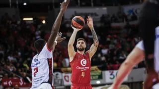 Gran Canaria hace oferta, pero el alero renueva hasta 2027 por Zaragoza