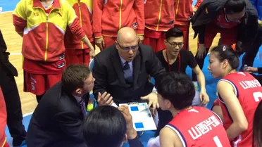 Mondelo: “Si la crisis económica se alarga hará daño al baloncesto femenino español”