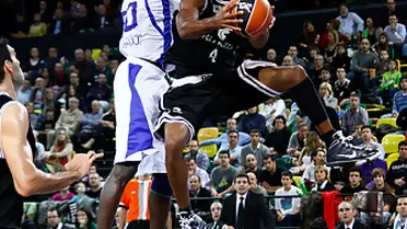 Basket bajo mínimos en la victoria de Bizkaia BB ante Meridiano Alicante