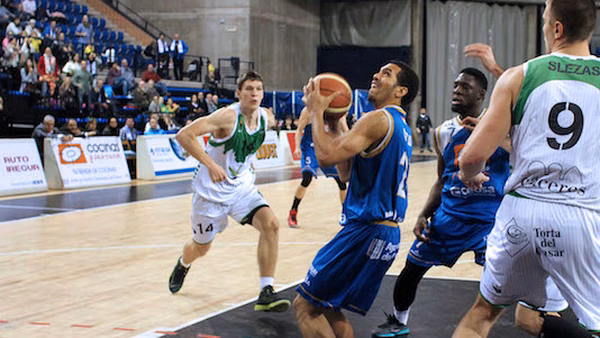 Alfredo Ott llega a Melilla. Brandon Brine apuesta exterior de Miraflores