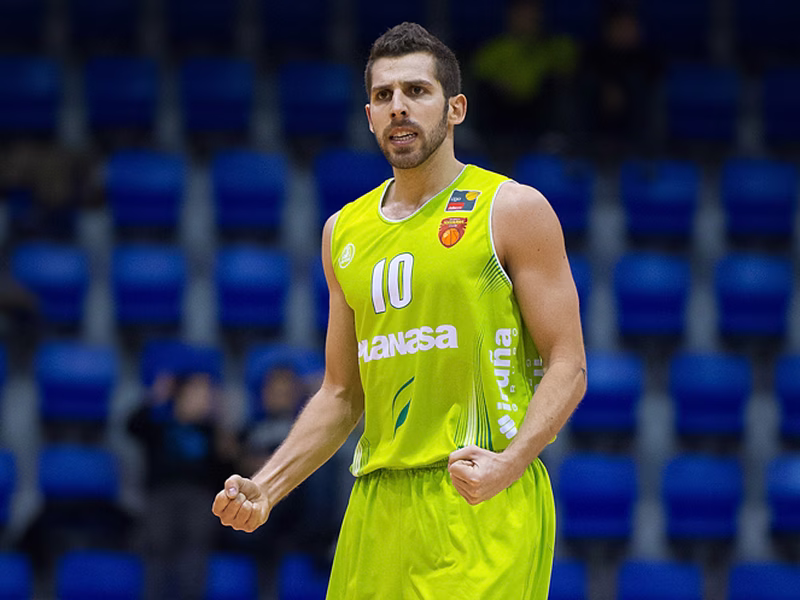 Cocinas.com y Melilla Baloncesto cierran sus plantillas con Marshavelski y Fuentes