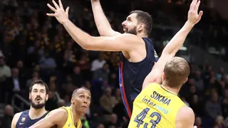 Mirotic vuelve por la puerta grande en el triunfo del Barça ante el ALBA