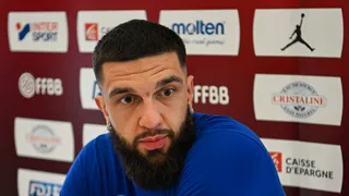 Vincent Poirier, contundente con Juan Toscano