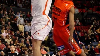 El Akasvayu Girona realiza movimientos para salvar la categoria de la ACB