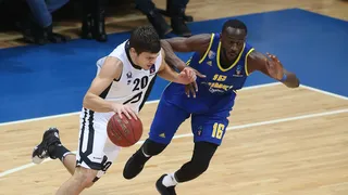 El frío ruso deja helados a los Hombres de Negro (99-78)