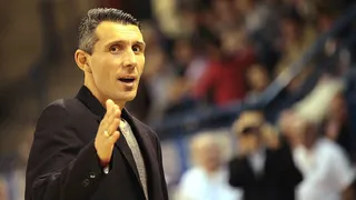 El salvaje mate de Dobbins y la increíble acción de Sciarra, un entrenador temperamental