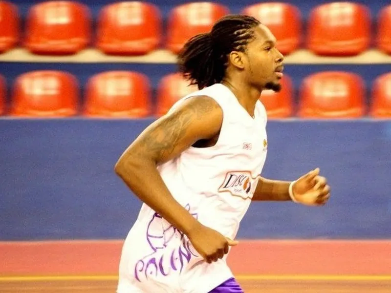 Ike Okoye, del campeón de la LEB Oro a la segunda división de Uruguay