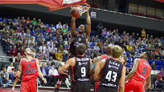 El Valencia Basket sobrevive a la primera parte de Rochestie (64-73)