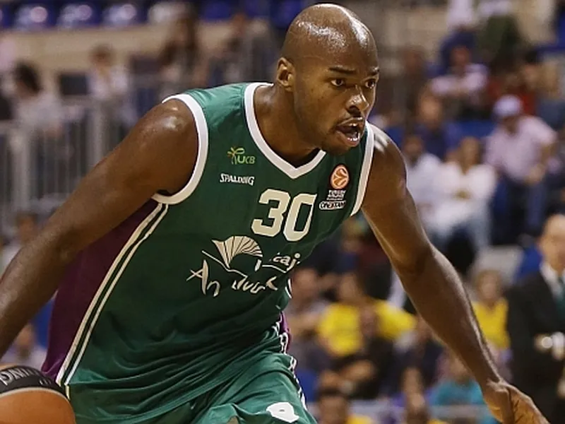 Krunoslav Simon firma con Milán; Lamont Hamilton y Caleb Green, al baloncesto turco