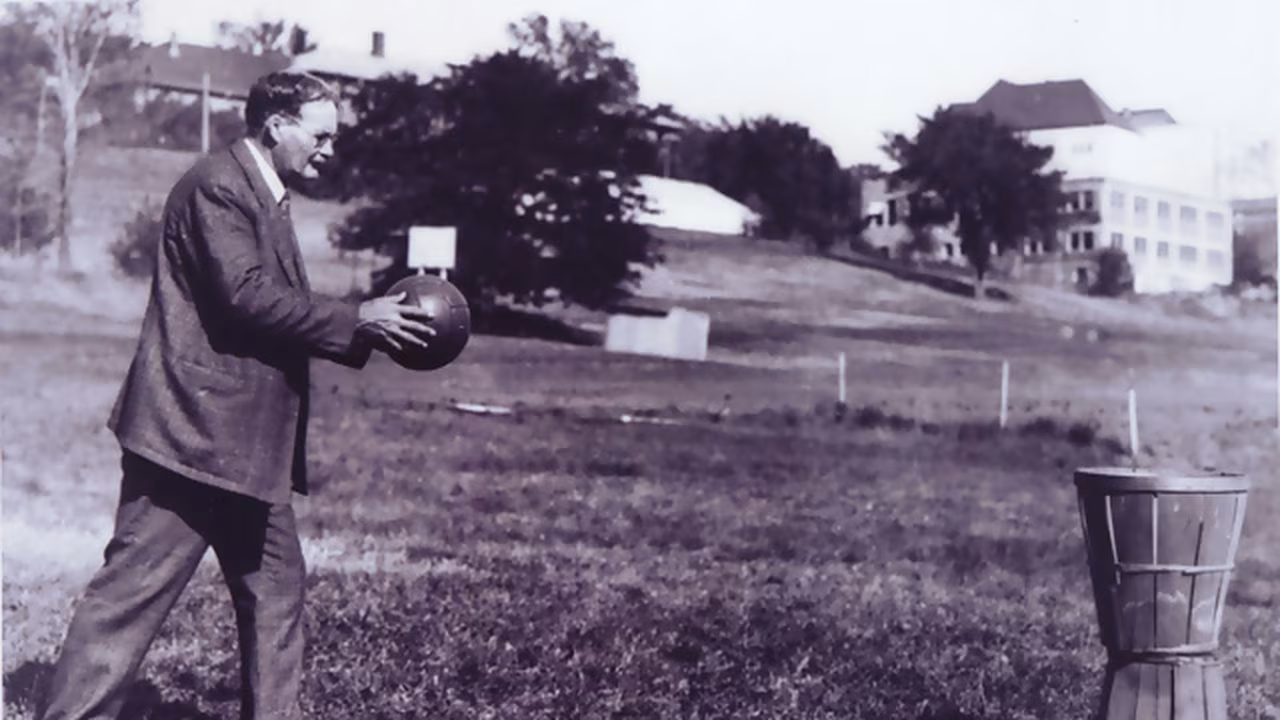 Documento inédito: entrevista radiofónica a James Naismith en 1939