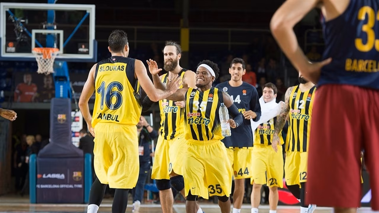 El Fenerbahçe gana por la mínima (72-73) a un Barça que luchó hasta el final