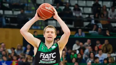 Valencia Basket cierra su pintura con Justin Hamilton y John Shurna