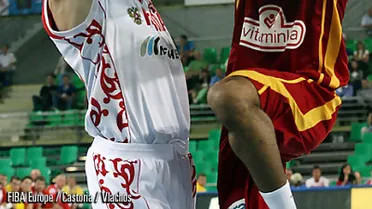 Entre pívots anda el juego: Massey, a Murcia y Delas, a Kaunas
