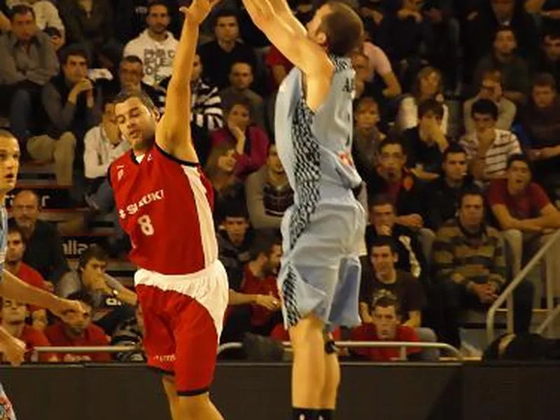 Blake Ahearn se desvincula de Estudiantes