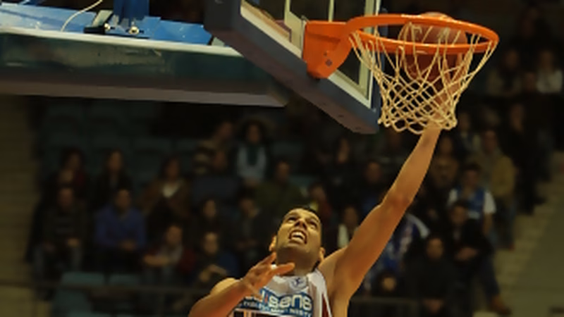 Blusens Monbus, con Mejri y Kendall estelares, arrolla a BdR Valladolid y acaricia ya la Copa y la permanencia (89-56)